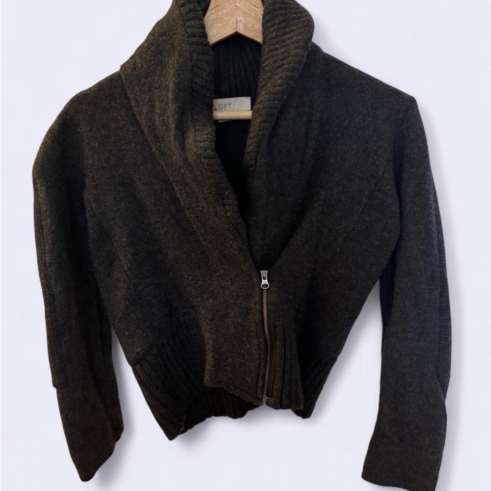 Loft Women's Grey Sweater- Cropped